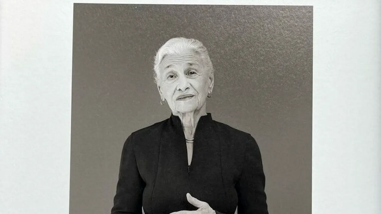 Femei în artă – Eve Arnold a schimbat fotografia de modă și a contribuit la definirea fotojurnalismului