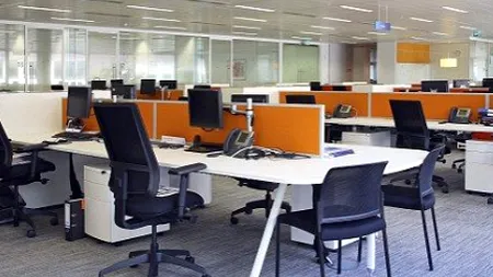 Munca la domiciliu „ar putea genera pierderi în economia Marii Britanii de 480 de miliarde de lire sterline”. Munca la domiciliu va determina ca economia britanică să-și revină în 2025