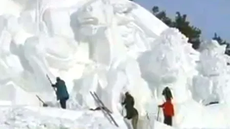 VIDEO. Sculptorii chinezi îngheață pentru operele lor.  „Nu îmi simt degetele de la mâini sau picioare
