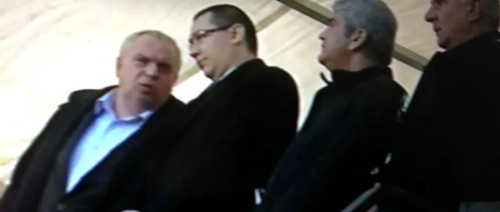 Unde se roagă Victor Ponta de Sfântul Andrei, alături de Nicușor Constantinescu