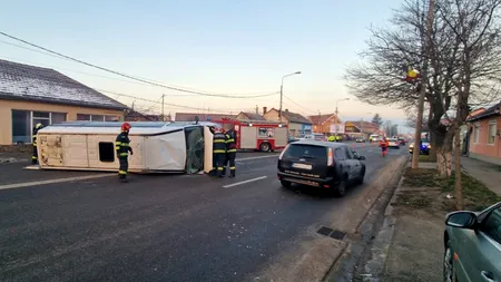 ACCIDENT rutier grav în Oradea! 19 persoane au fost implicate