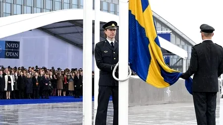 Drapelul Suediei a fost arborat la sediul NATO, consolidând locul său ca al 32-lea membru al alianței