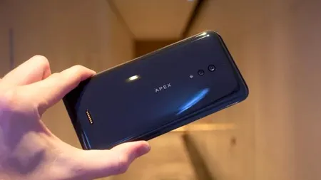 A fost prezentat primul smartphone din lume lipsit de butoane fizice și conectori