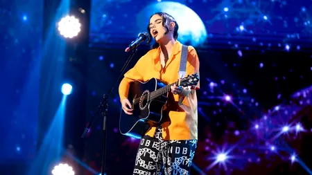 Românii au talent 2024. Cine este tânăra cu VOCE DE AUR care a primit Golden Buzz de la Smiley și Pavel Bartoș