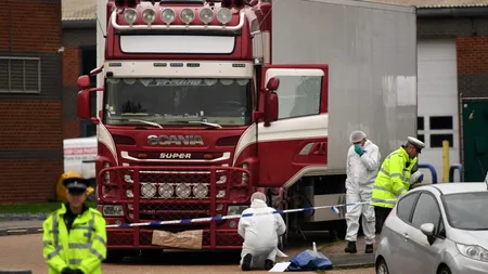 Zeci de cadavre au fost găsite în remorca unui camion în SUA. În ce condiții s-a produs tragedia