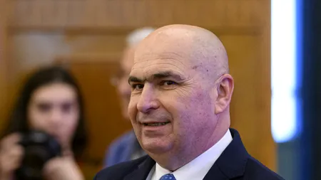 Ilie Bolojan a plecat la PARIS cu o cursă de linie pentru a participa la reuniunea organizată la Palatul Élysée pe tema războiului din Ucraina