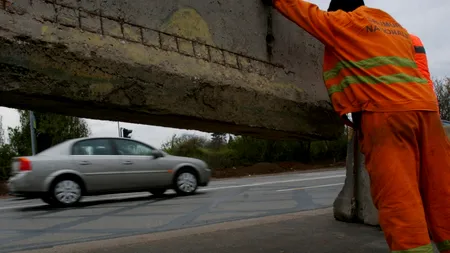 Cât cheltuiește CNADNR pentru a-și pregăti angajații pentru iarnă: căciuli îmblănite, cizme, mănuși îmblănite, pantaloni matlasați