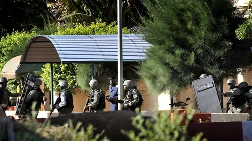 Atac terorist într-un complex turistic de lux din Mali: cel puțin doi oameni au fost uciși, iar 20 de ostatici au fost eliberați. UPDATE