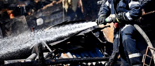 Incendiu la o casă din apropiere de Primăria Sectorului 1. O femeie a fost găsită moartă