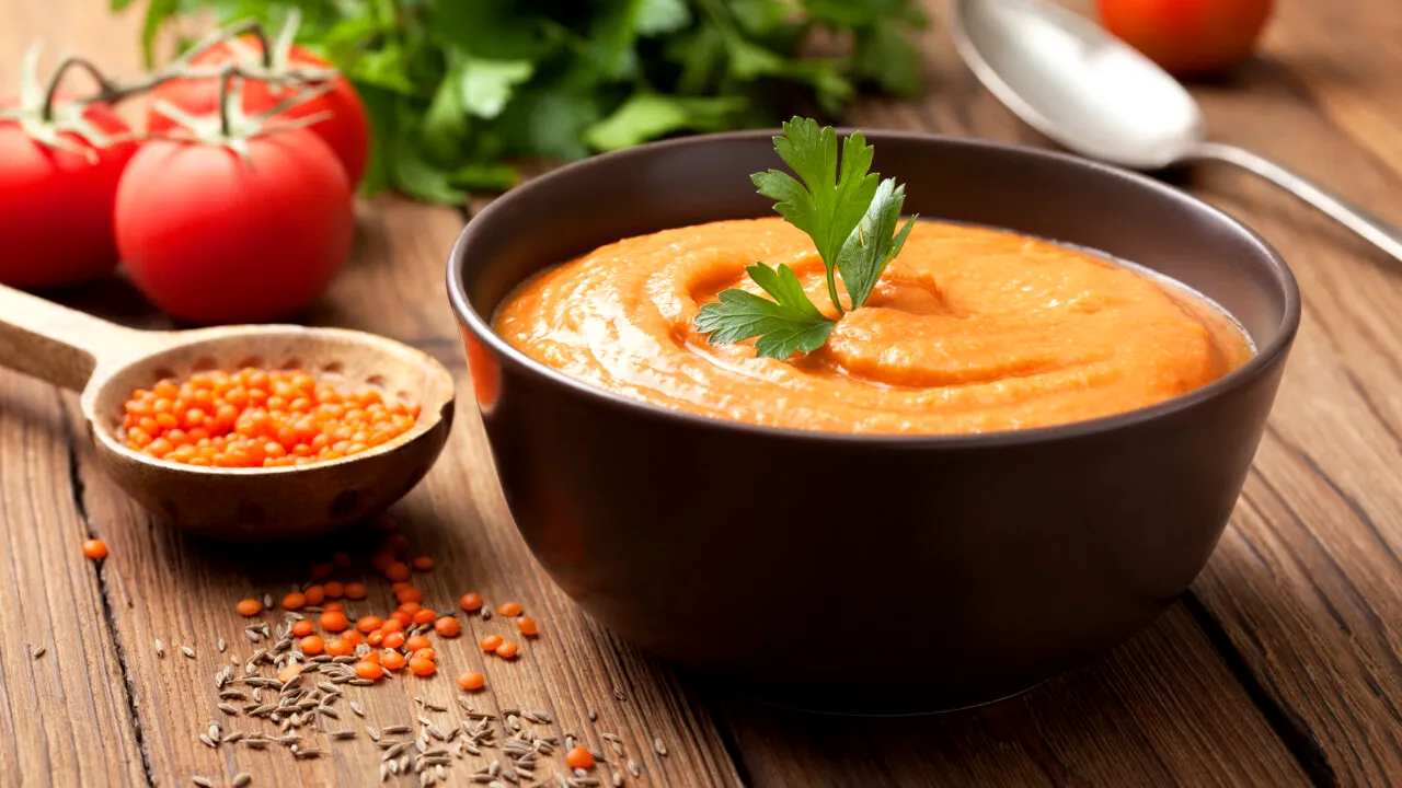 Supa cremă de linte. REȚETA unui preparat delicios și dietetic de vară