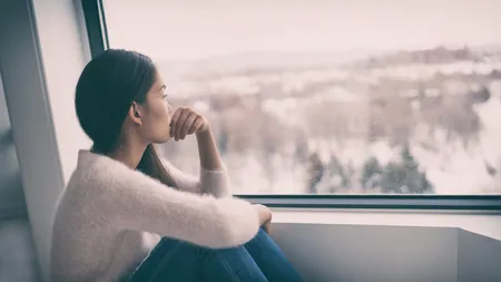Studiu: Singurătatea și izolarea socială pot „fura” până la șase ani de viață sănătoasă
