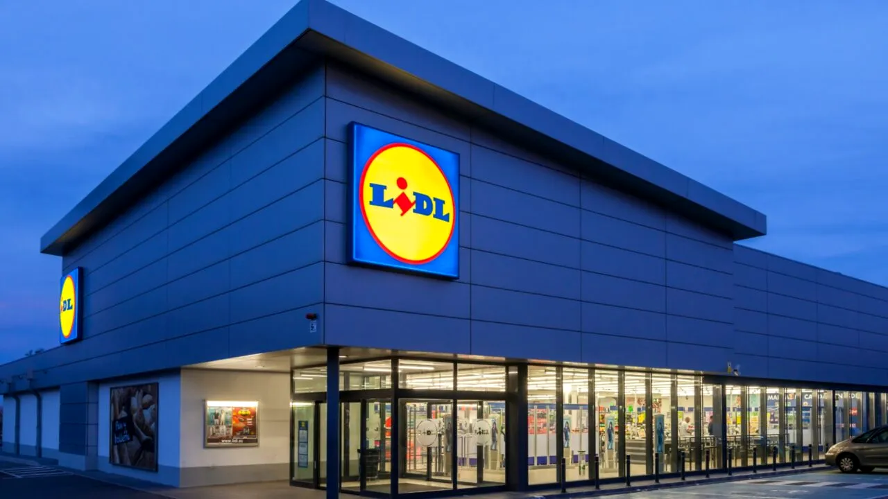 Lidl intră puternic pe piața energiei verzi: lansează o baterie solară de 2,24 kWh la doar 299 de euro