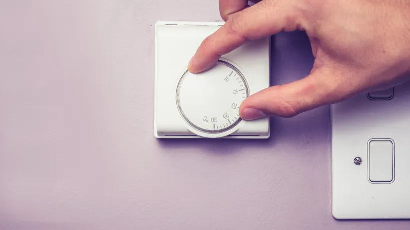 Unde este cel mai bine să ținem termostatul în casă? Sfaturi pentru a plăti mai puțin încălzirea în timpul iernii