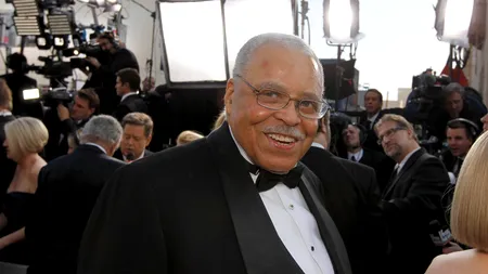 „Star Wars”: Actorul James Earl Jones, vocea din spatele legendarului personaj Darth Vader, a decis să renunţe la acest rol