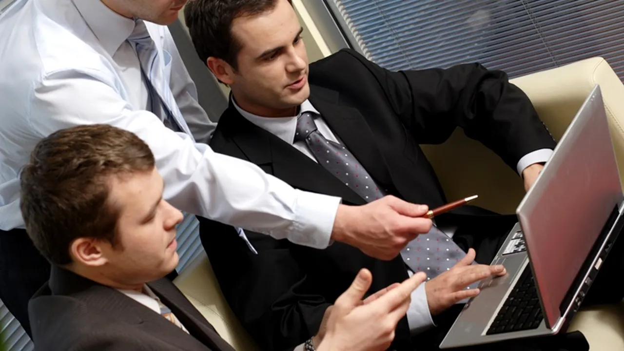 Un englez, un german și un român s-au bătut pentru un job de top manager într-o multinațională. De ce a fost angajat un indian și pe ce salariu