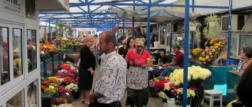 O parte din tavanul pieței de flori din Ploiești s-a prăbușit