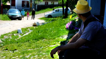 Cum a ajuns un sat din județul Iași să fie plin de ORBI. Localnicii știu de unde li se trage totul