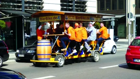 Cea mai nouă formă de distracție pe litoralul românesc. Pedalezi și bei