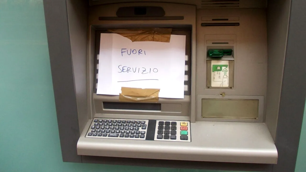 Ce este regula BANCOMATULUI, de fapt. Ziua în care nu trebuie să scoți bani de la ATM