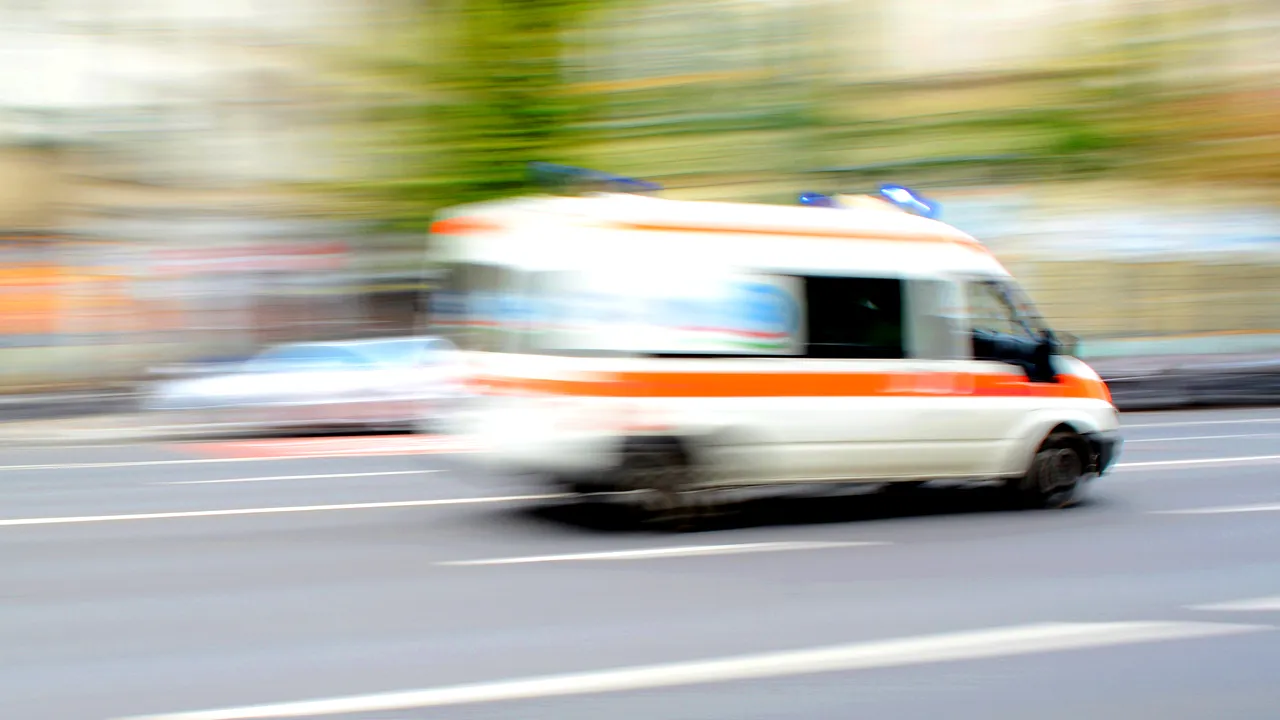Un medic care a suferit un accident vascular cerebral a fost plimbat ore întregi între spitale: Tomograful nu funcționa, deși este nou
