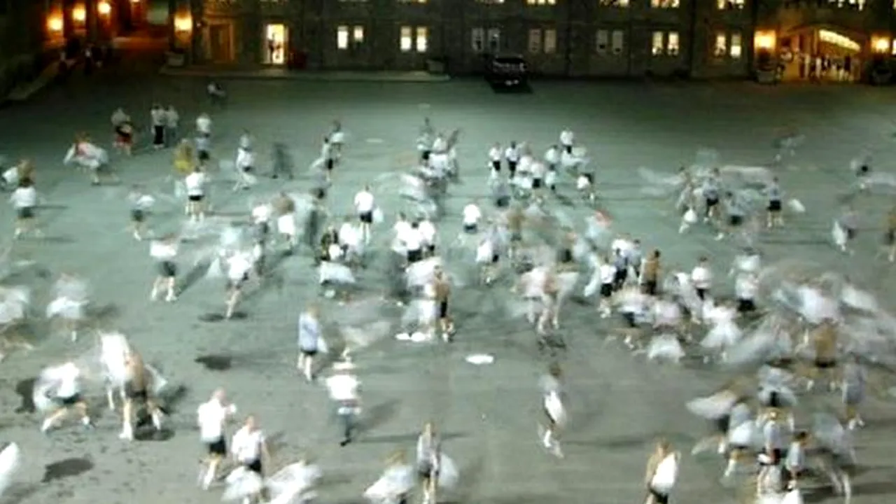 Cel puțin 30 de cadeți au fost răniți într-o uriașă bătaie cu perne la Academia West Point 
