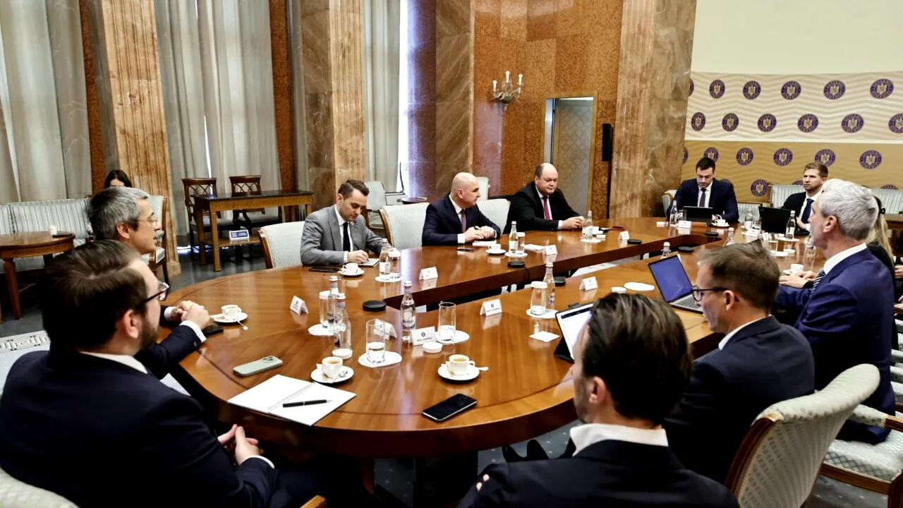 Ilie Bolojan, întâlnire la Guvern cu investitorii internaționali. Discuțiile vizează stabilitatea ECONOMICĂ a României