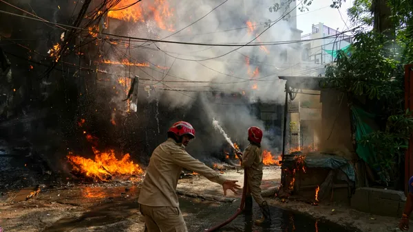 Incendiu devastator într-un hotel din New Delhi: 21 de persoane au fost ucise
