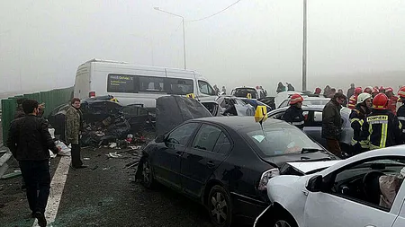 Accident în lanț: Două TIR-uri, un microbuz și un autoturism s-au ciocnit în Mehedinți