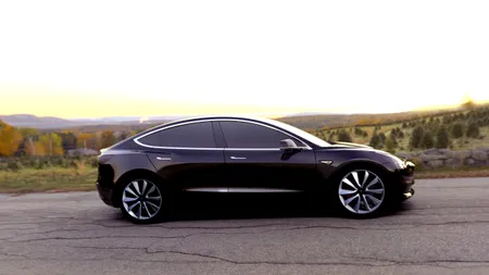 TESLA MODEL 3 a fost lansată. Ce dotări are cel mai ieftin model