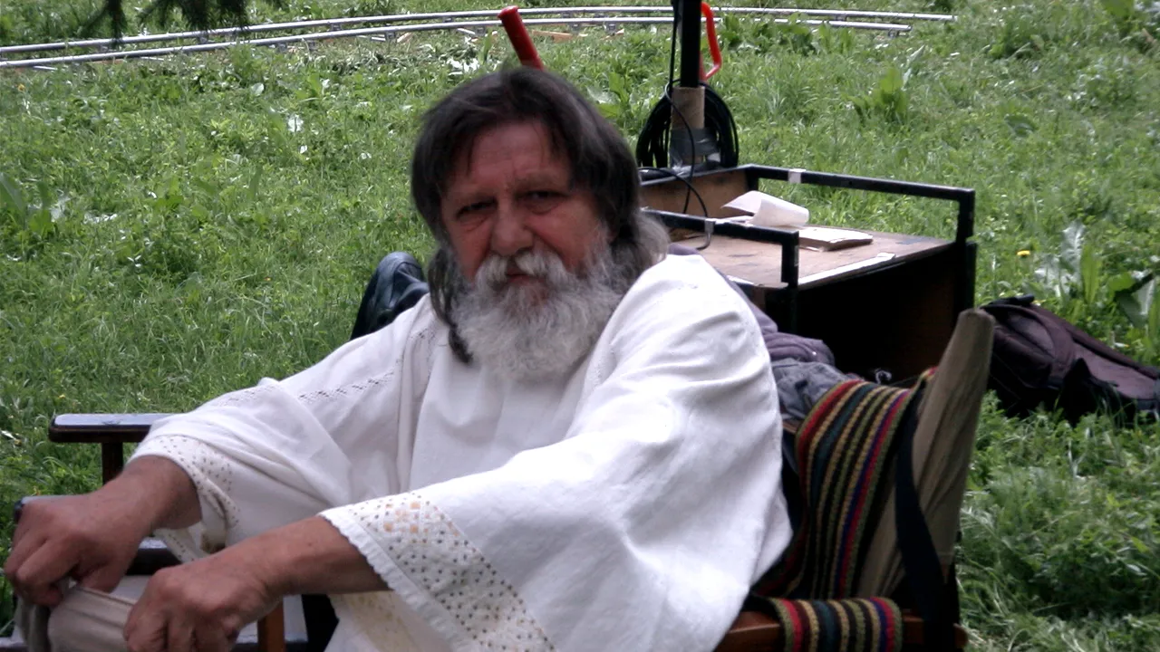 Biografia lui Sebastian Papaiani: ''Arta înseamnă să minți atât de frumos încât să se apropie de realitate''