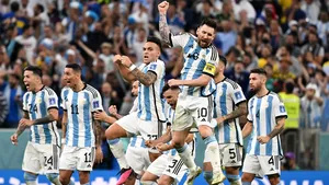Argentina merge în semifinalele Cupei Mondiale de fotbal din Qatar după ce a fost egalată în ultimele secunde! Avea 2-0 în minutul 73