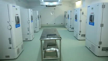 Imagini din centrul de stocare a vaccinurilor anti-COVID. “Dozele sunt depozitate la temperaturi de -75 de grade!” / GALERIE FOTO