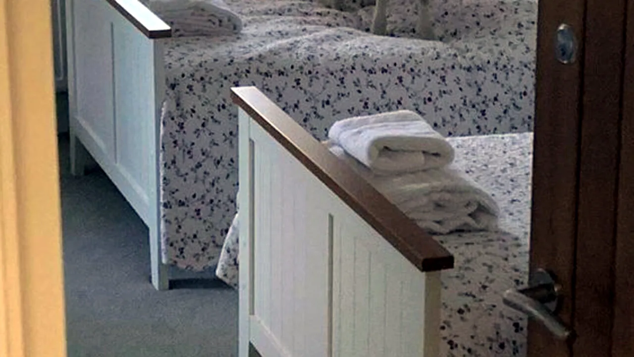 O turistă a rezervat o cameră în Țara Galilor, prin AirBnb. Când a ajuns și a deschis ușa, să leșine. Ce a găsit înăuntru
