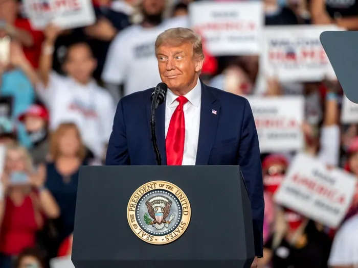 „A fost doar o sperietură”. Trump, la primul miting după infectare. Susținătorii președintelui pare că au uitat de COVID - FOTO