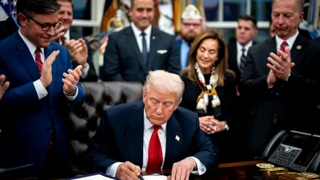 Donald Trump a semnat legea care pune capăt celui mai mare blocaj guvernamental din istoria SUA