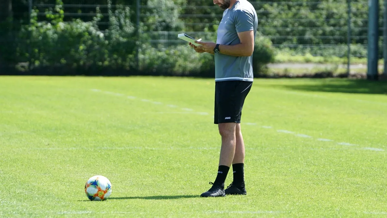 Un fost mare fotbalist german, care a jucat și la Real Madrid, este anchetat pentru pornografie infantilă