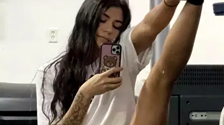 Tânăra din imagine a fost dată afară dintr-o sală de fitness, din cauza pantalonilor. Cum venise îmbrăcată, de fapt