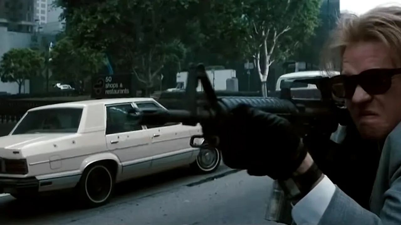 Val Kilmer, model pentru pușcașii marini. Scena din HEAT „predată” la poligon