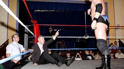 VIDEO. Un fost parlamentar britanic s-a apucat de wrestling
