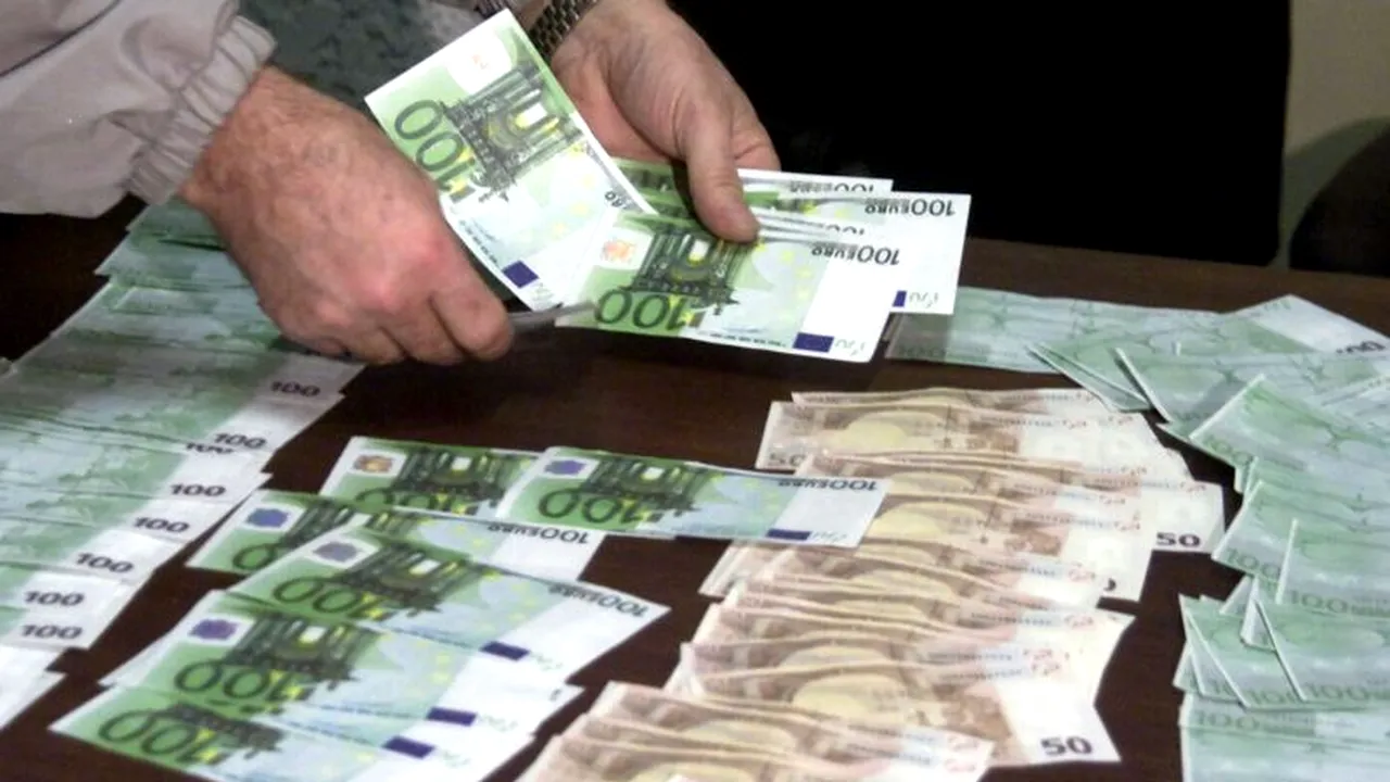 Polițiștii francezi, uimiți: ce ascundeau doi chinezi în mașină. FOTO