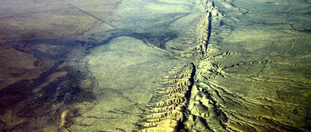 PERICOL. Apocalipsa își arată semnele! Se rupe în două placa tectonică! Cercetătorii știu data exactă când Pământul va deveni un uriaș puzzle