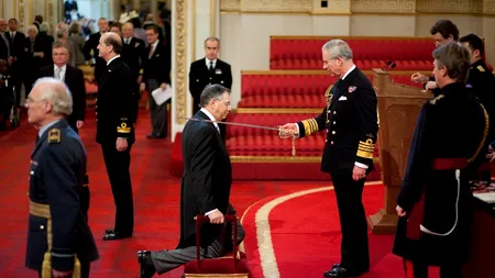 George Iacobescu, primul român distins de Regina Elisabeta a II-a cu titlul de SIR, se retrage de la conducerea grupului Canary Wharf, după 36 de ani