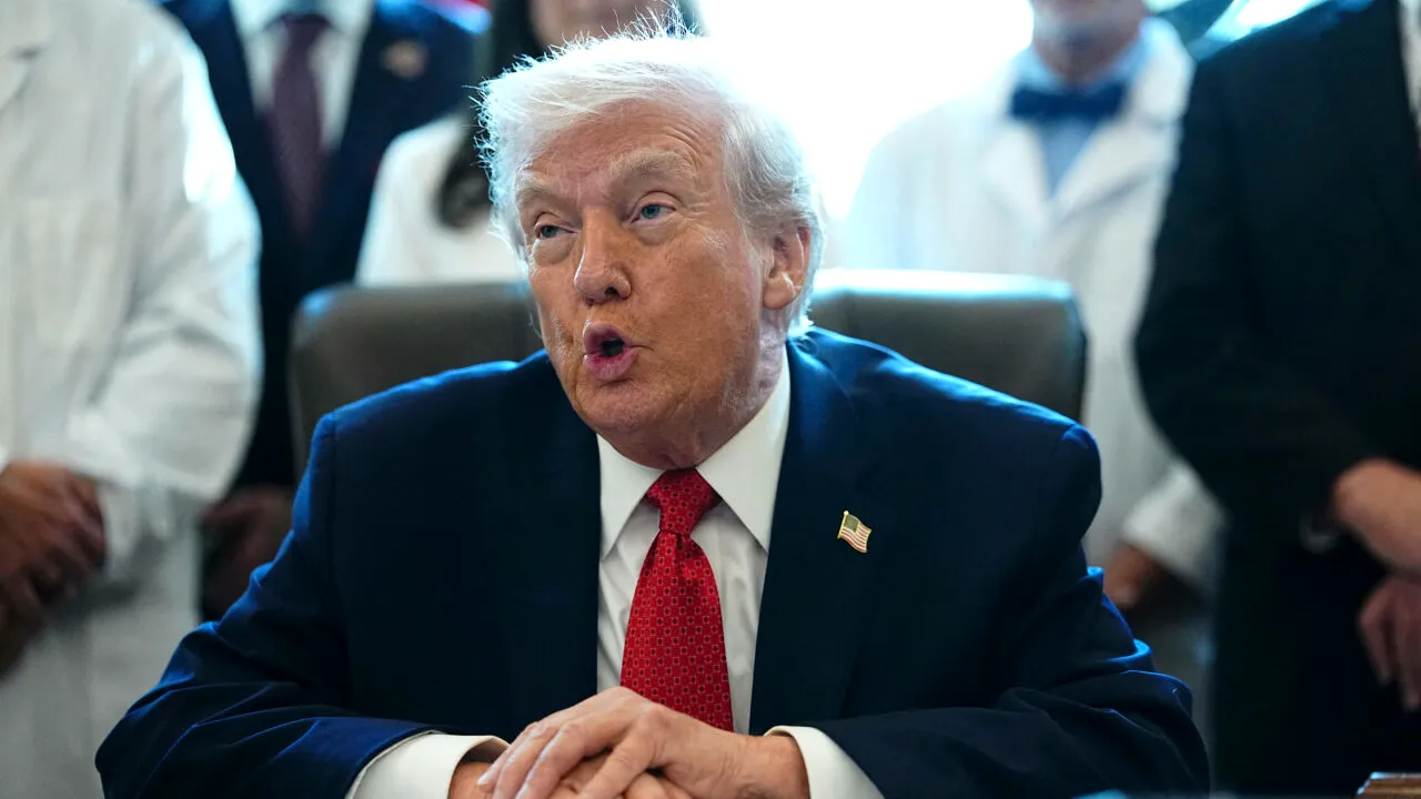 Trump o amenință pe Delcy Rodriguez cu sancțiuni „mult mai mari decât cele cu care s-a confruntat Maduro” dacă continuă să sfideze SUA