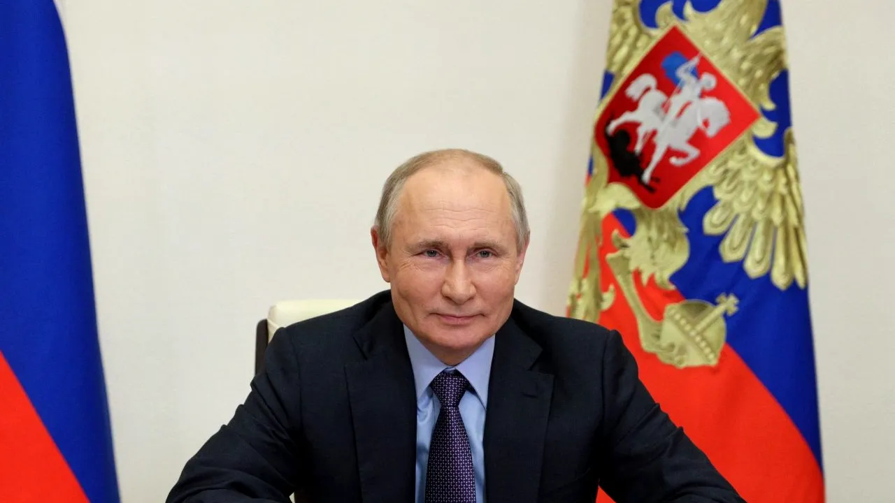 Președintele Rusiei susține că Joe Biden și Donald Trump sunt „extrem de diferiți”