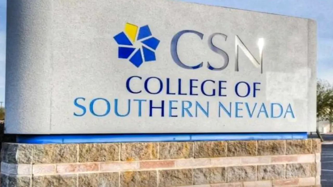 Un dascăl S-A ÎMPUȘCAT în baia școlii la care preda. Bărbatul ar fi apelat la GESTUL EXTREM ca formă de protest împotriva lui Donald TRUMP