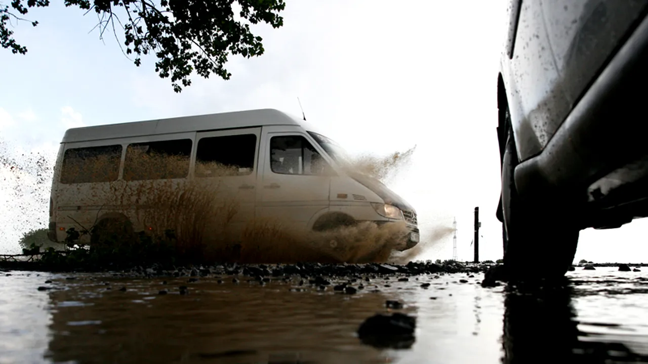 Cartiere inundate și trafic restricționat în Constanța, în urma ploilor torențiale