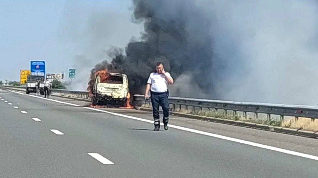 O autoutilitară a luat foc pe Autostrada Soarelui, București-Constanța, la kilometrul 134