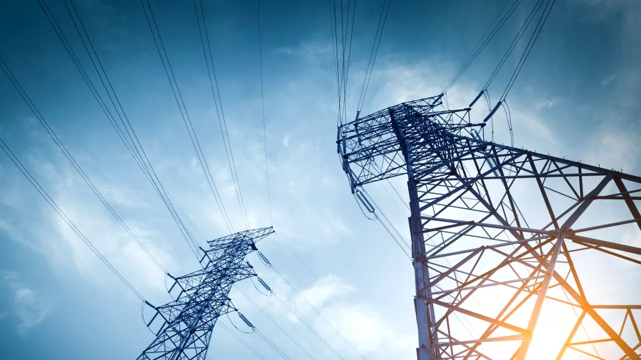 Avarie majoră la rețeaua de energie electrică în nord-vestul țării. Incidentul a afectat inclusiv combinatul Azomureș