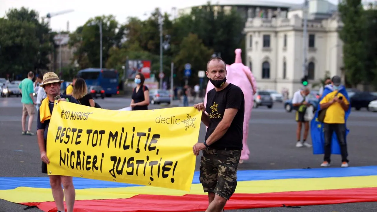 8 ȘTIRI DE LA ORA 8. Protest în Piața Victoriei față de tergiversarea dosarului „10 august”