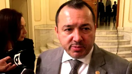 Cătălin Rădulescu, zis „Mitralieră”: „Masca purtată mai multe ore poate produce modificări cerebrale” / Medic-șef de la SMURD: „Nici măcar nu mi s-a luat pielea de la mască”